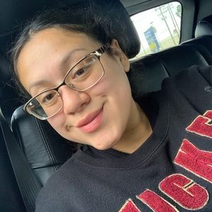 Meet your Posher, Lorena